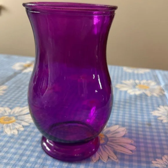 EUC~Vintage 7 Inch Elegant Purple Decorative Floral Glass Vase - Picture 5 of 7